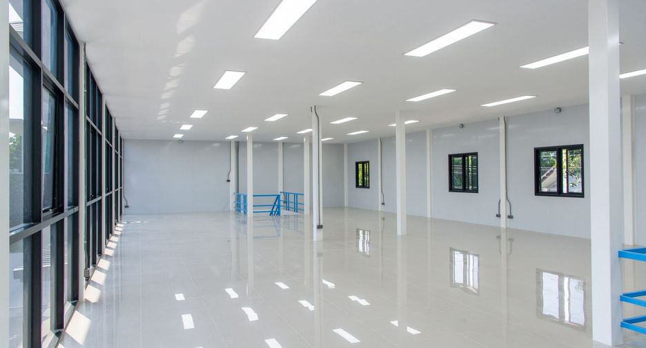 Oficina en venta y en alquiler en Phra Khanong, Bangkok