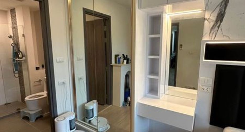 For sale 2 bedrooms condo in Phaya Thai, Bangkok
