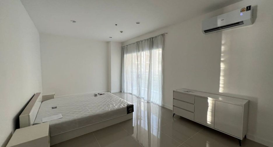 For sale 3 bedrooms condo in Mueang Phuket, Phuket