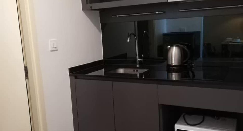 For sale 1 bed condo in Phaya Thai, Bangkok