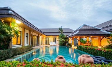 For rent 3 bedrooms villa in Mueang Phuket, Phuket