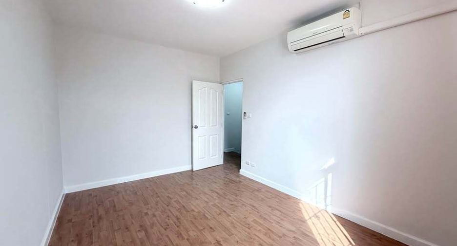 For sale 3 bedrooms townhouse in Bang Phli, Samut Prakan