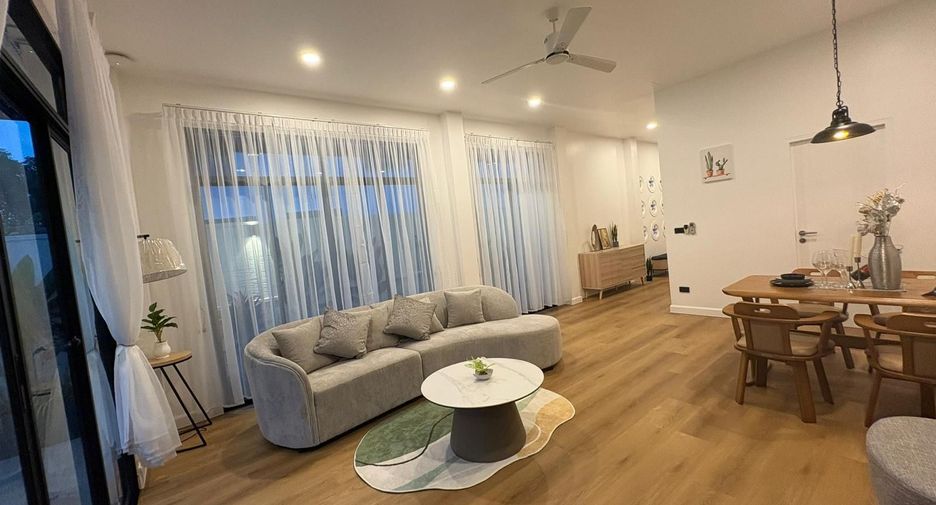 For rent 3 bedrooms villa in Mueang Phuket, Phuket