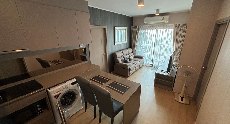 For rent 2 bedrooms condo in Phra Khanong, Bangkok