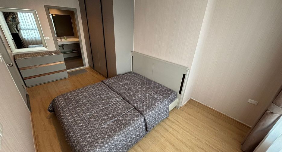 For rent 2 bedrooms condo in Phra Khanong, Bangkok