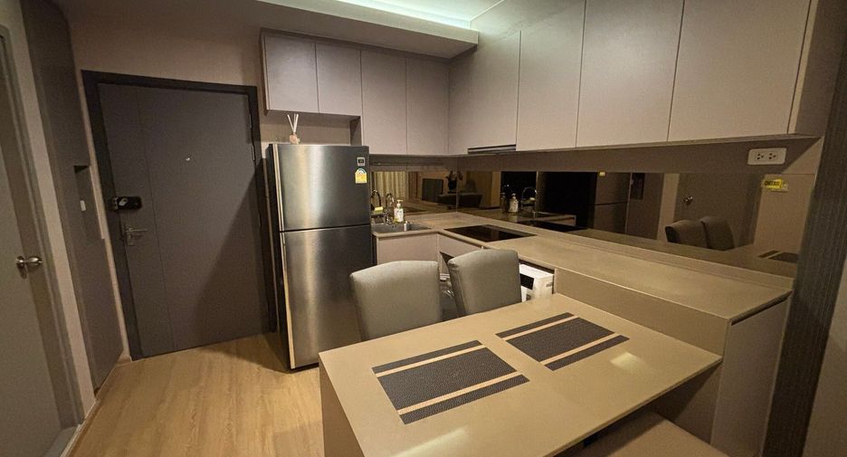 For rent 2 bedrooms condo in Phra Khanong, Bangkok