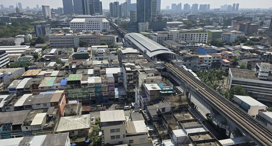 For rent studio condo in Phra Khanong, Bangkok