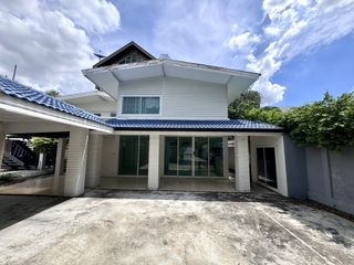 ให้เช่า 2 ห้องนอน บ้านเดี่ยว ใน วัฒนา, กรุงเทพฯ