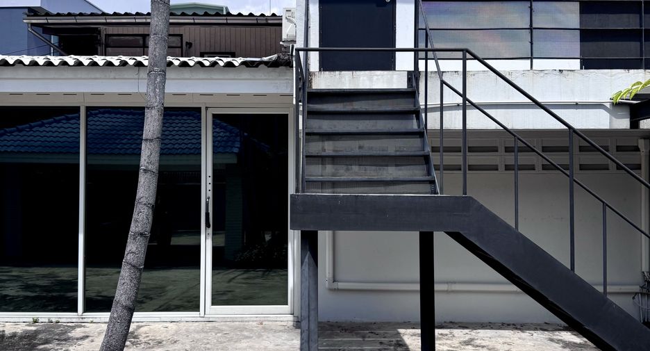 ให้เช่า 2 ห้องนอน บ้านเดี่ยว ใน วัฒนา, กรุงเทพฯ