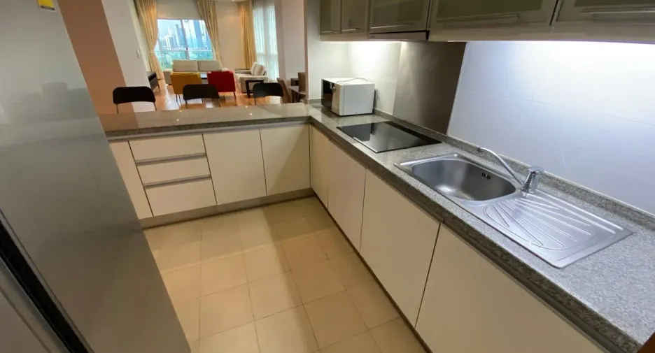 For rent 3 ベッドルーム condo in Khlong Toei, Bangkok