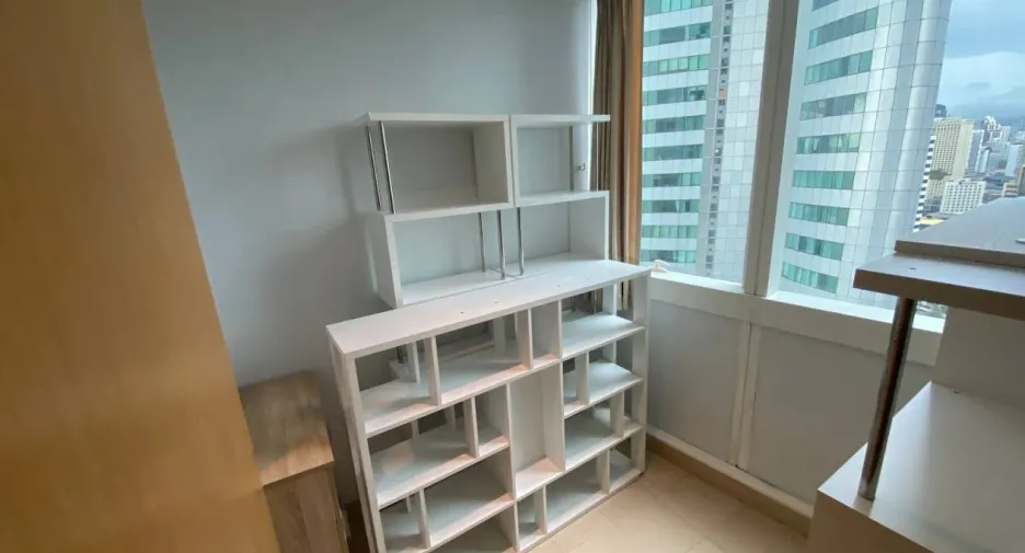 For rent 3 ベッドルーム condo in Khlong Toei, Bangkok