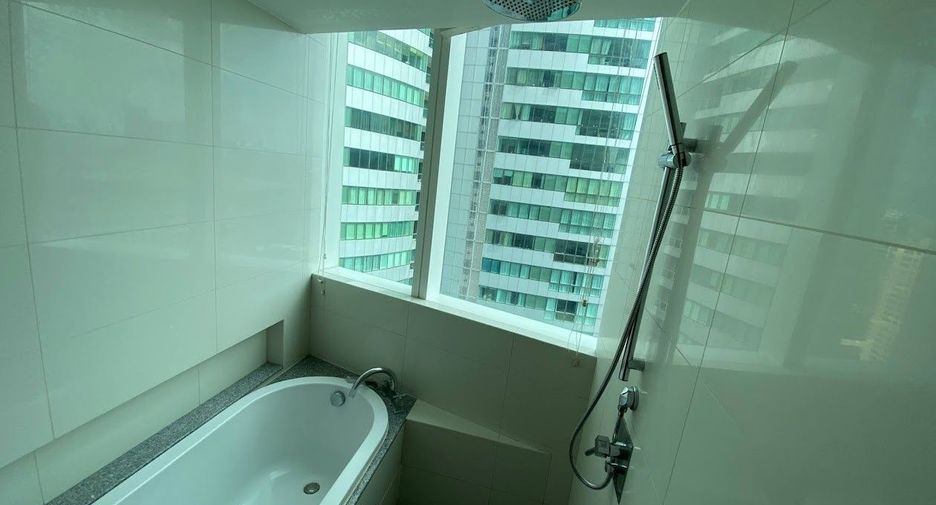 For rent 3 ベッドルーム condo in Khlong Toei, Bangkok