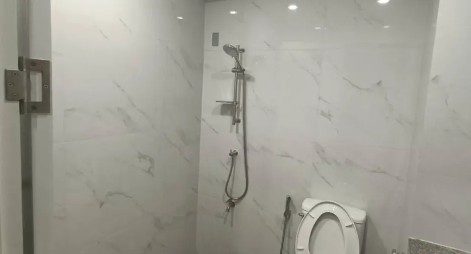 For sale 1 bed condo in Bang Kapi, Bangkok