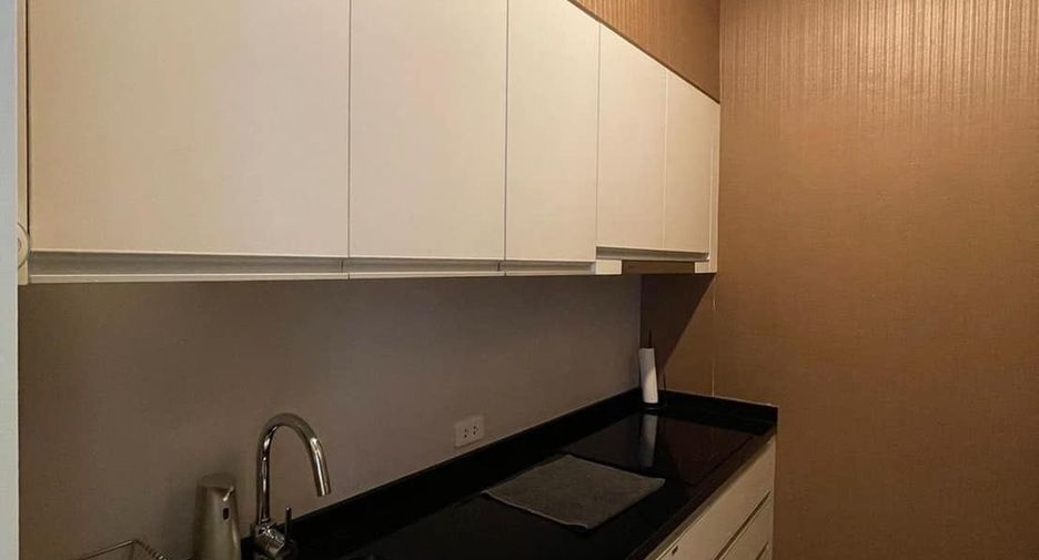 For rent 3 bedrooms condo in Sathon, Bangkok