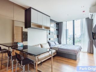 Wohnung zur Miete mit Studio in Khlong Toei, Bangkok