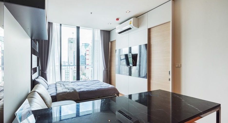 For rent studio condo in Khlong Toei, Bangkok