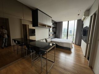 Wohnung zur Miete mit Studio in Khlong Toei, Bangkok