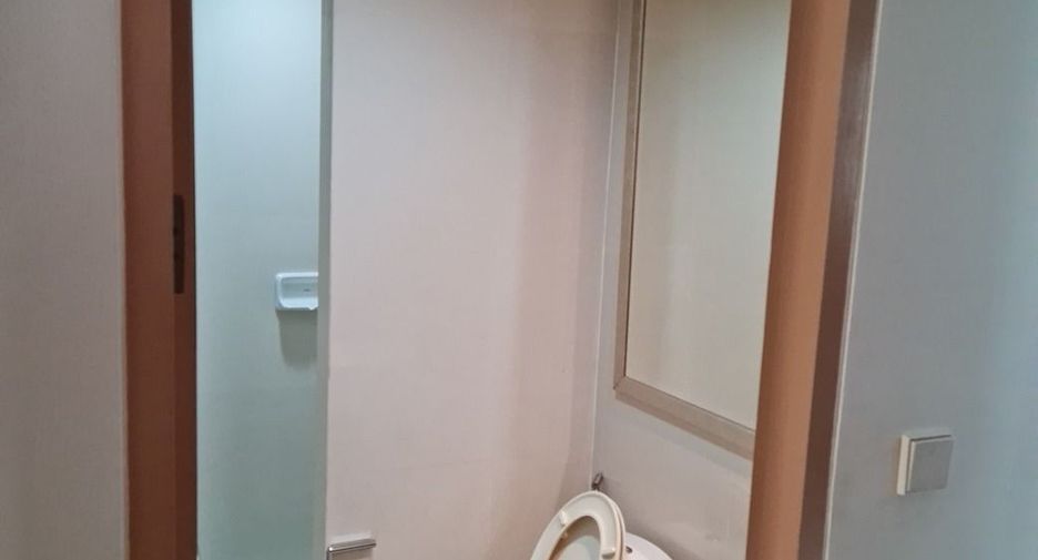 For sale 3 bedrooms condo in Watthana, Bangkok