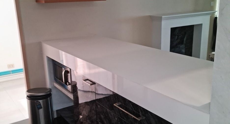 For sale 3 bedrooms condo in Watthana, Bangkok