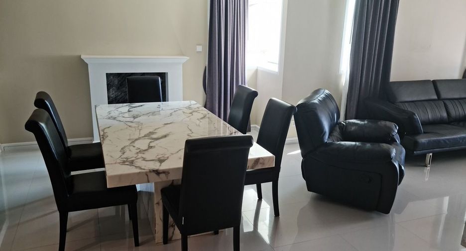 For sale 3 bedrooms condo in Watthana, Bangkok