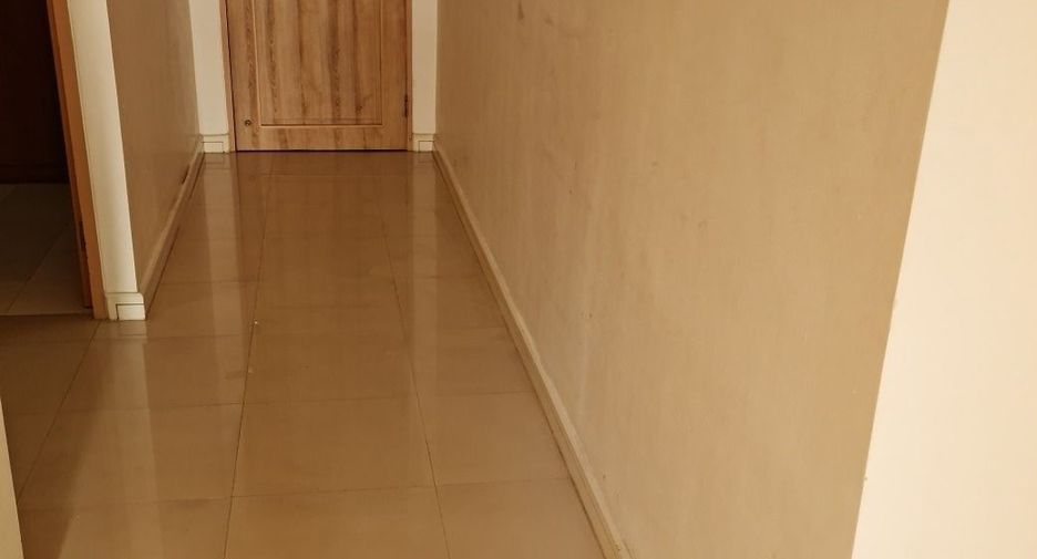 For sale 3 bedrooms condo in Watthana, Bangkok