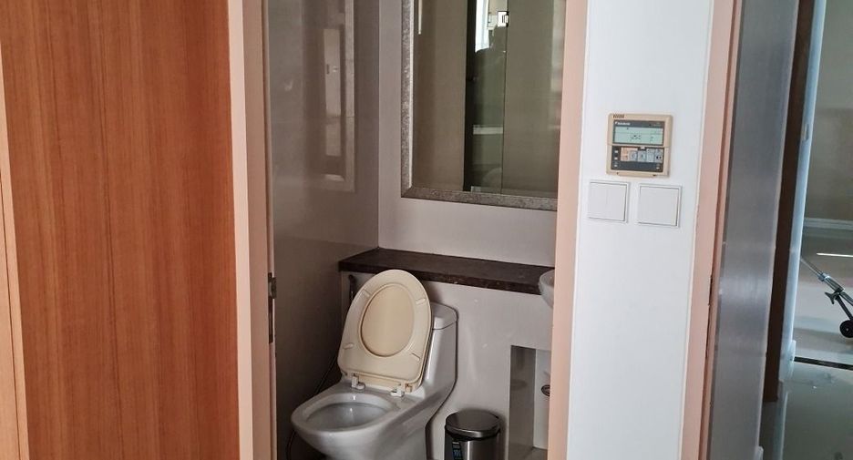For sale 3 bedrooms condo in Watthana, Bangkok