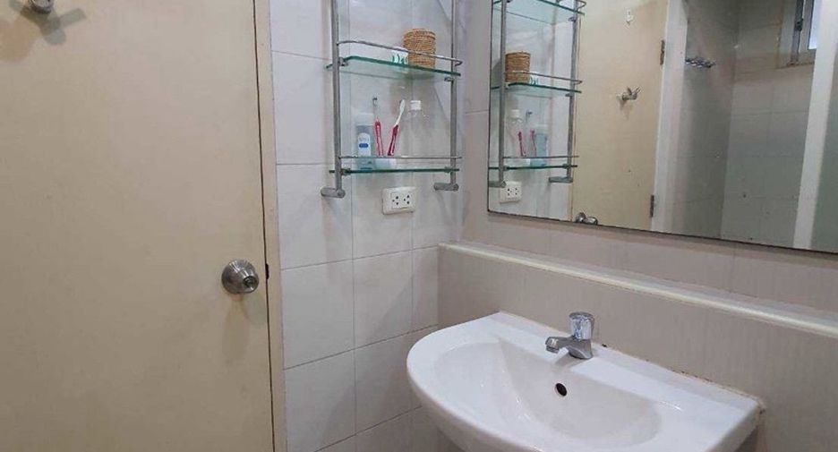 For rent studio condo in Huai Khwang, Bangkok
