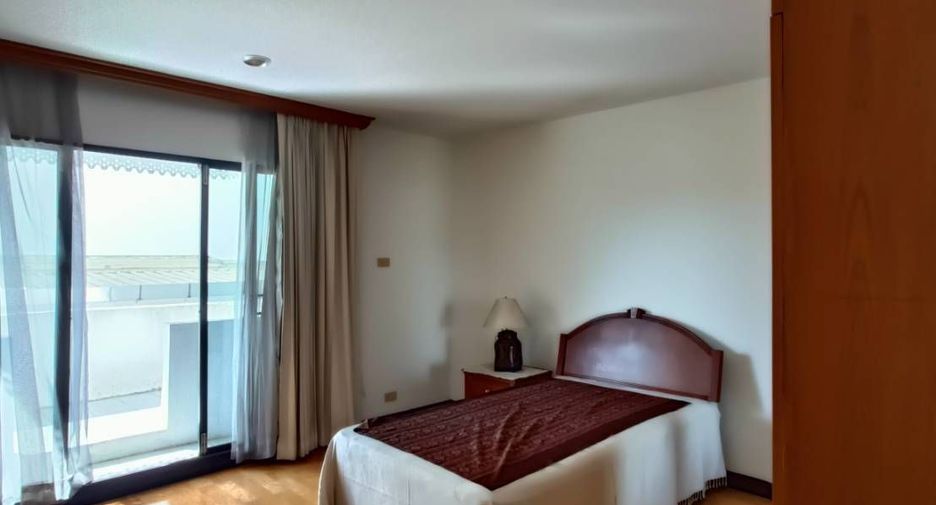 For sale and for rent 4 bedrooms condo in Yan Nawa, Bangkok