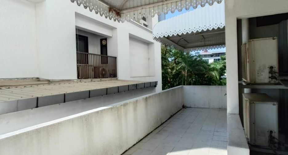 For sale and for rent 4 bedrooms condo in Yan Nawa, Bangkok