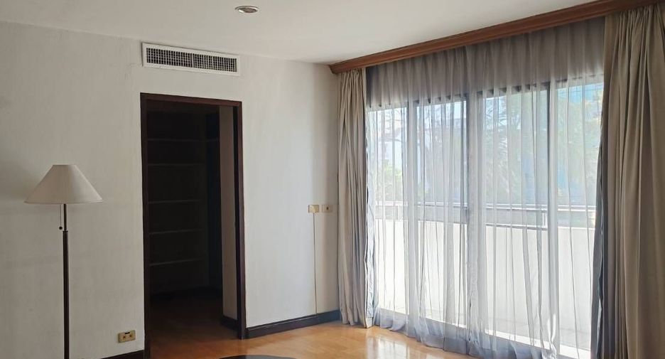 For sale and for rent 4 bedrooms condo in Yan Nawa, Bangkok