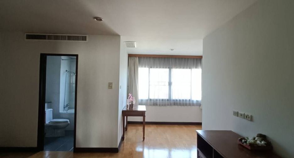 For sale and for rent 4 bedrooms condo in Yan Nawa, Bangkok