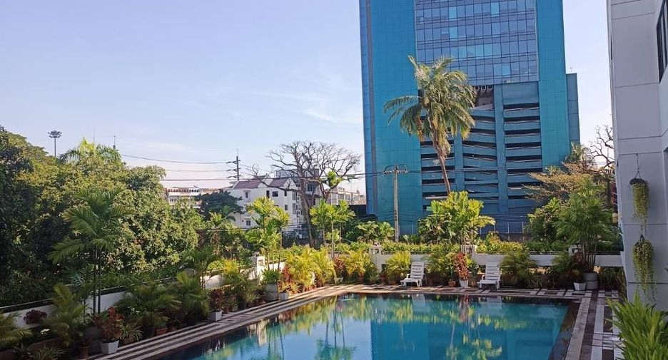 For sale and for rent 4 bedrooms condo in Yan Nawa, Bangkok