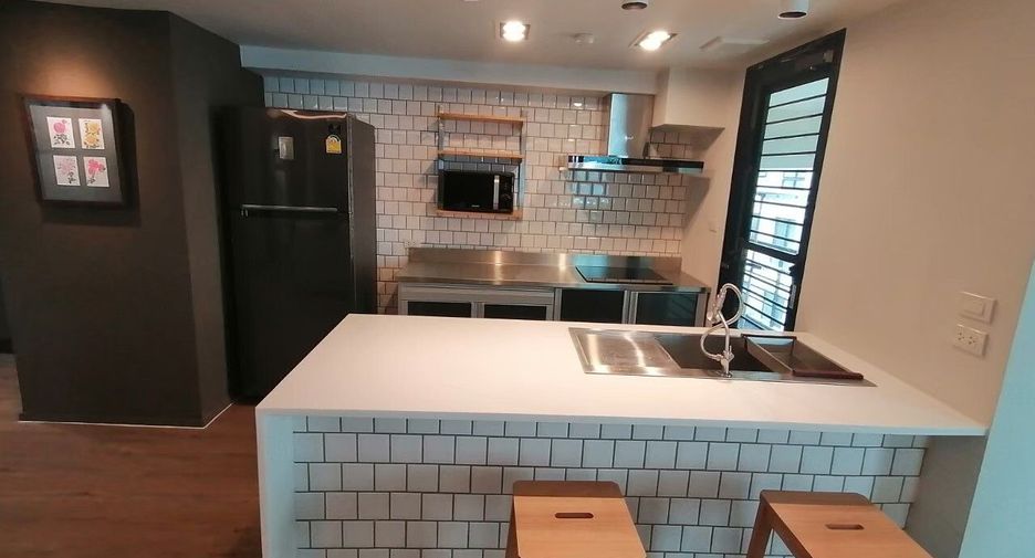 For rent 2 bedrooms condo in Watthana, Bangkok