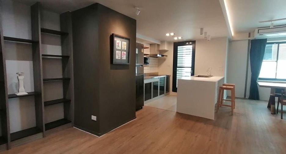 For rent 2 bedrooms condo in Watthana, Bangkok