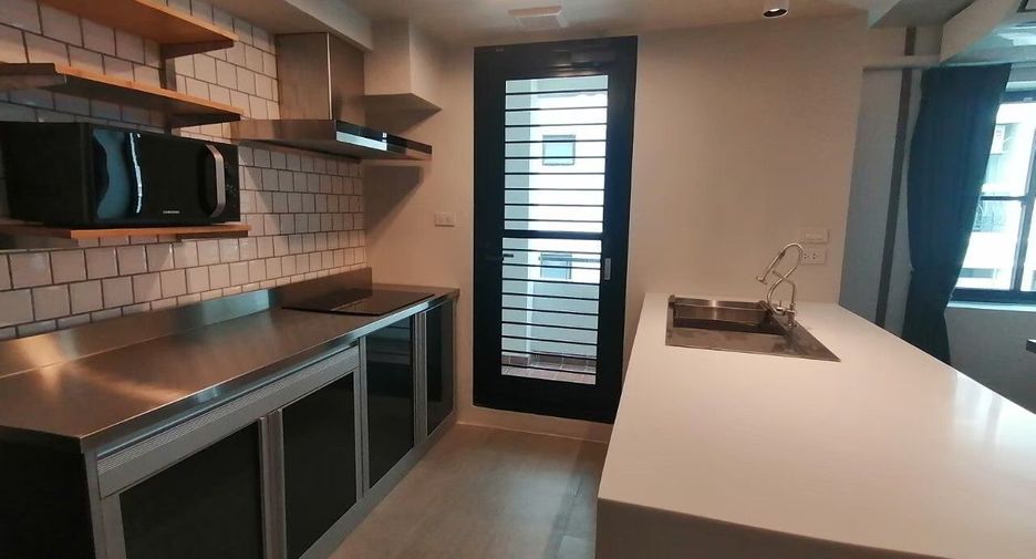For rent 2 bedrooms condo in Watthana, Bangkok