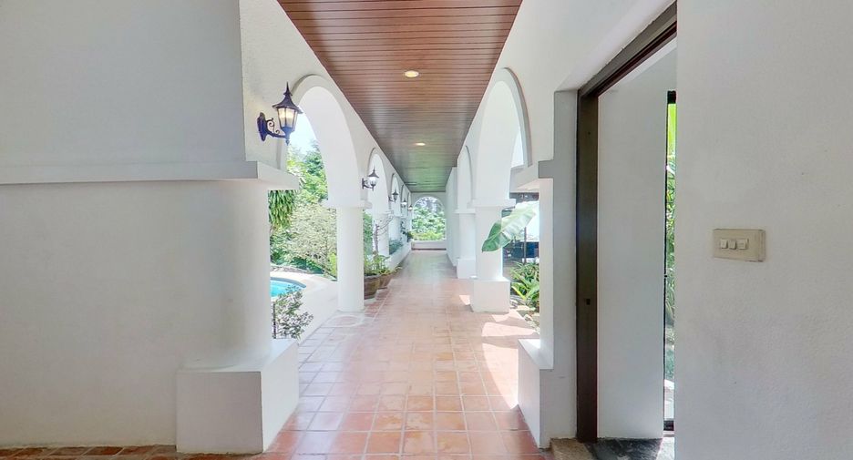 Villa en venta y en alquiler de 5 habitaciones en Mueang Phuket, Phuket