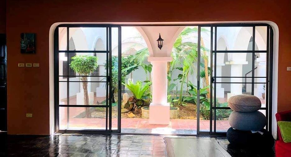 Villa en venta y en alquiler de 5 habitaciones en Mueang Phuket, Phuket