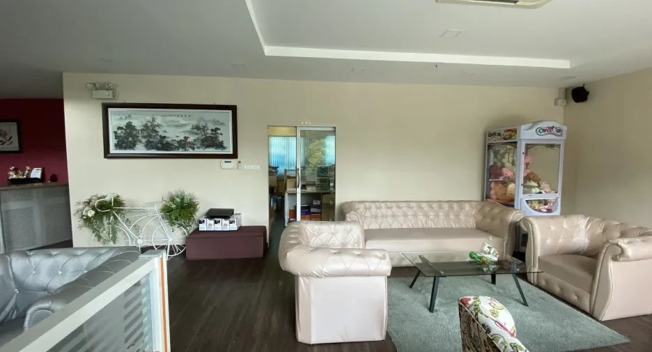 Condo en alquiler de 12 habitaciones en Bang Phli, Samut Prakan