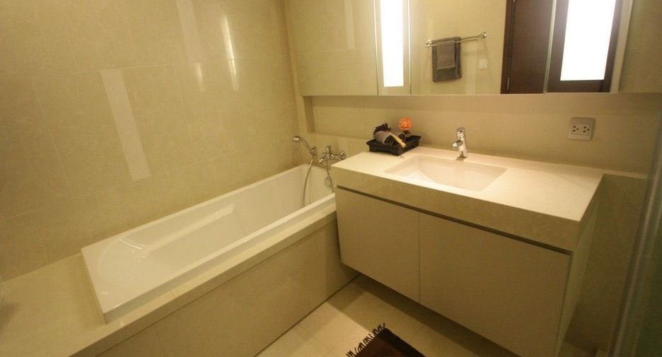 For rent 2 bedrooms condo in Watthana, Bangkok
