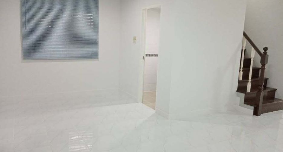 For sale 3 ベッドルーム townhouse in Bang Phli, Samut Prakan