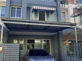 Reihenhaus zum Kauf und zur Miete mit 3 Zimmer in Chom Thong, Bangkok