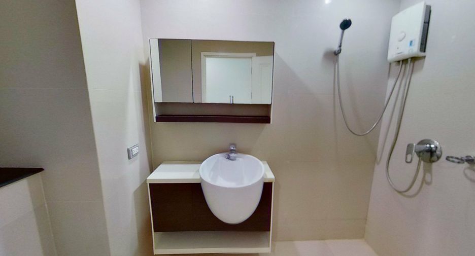 For sale 2 bedrooms condo in Bang Kapi, Bangkok