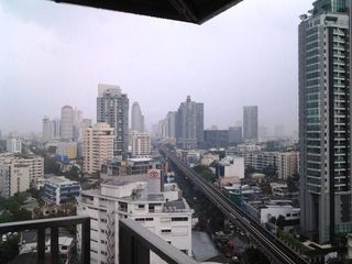 Wohnung zur Miete mit 3 Zimmer in Khlong Toei, Bangkok