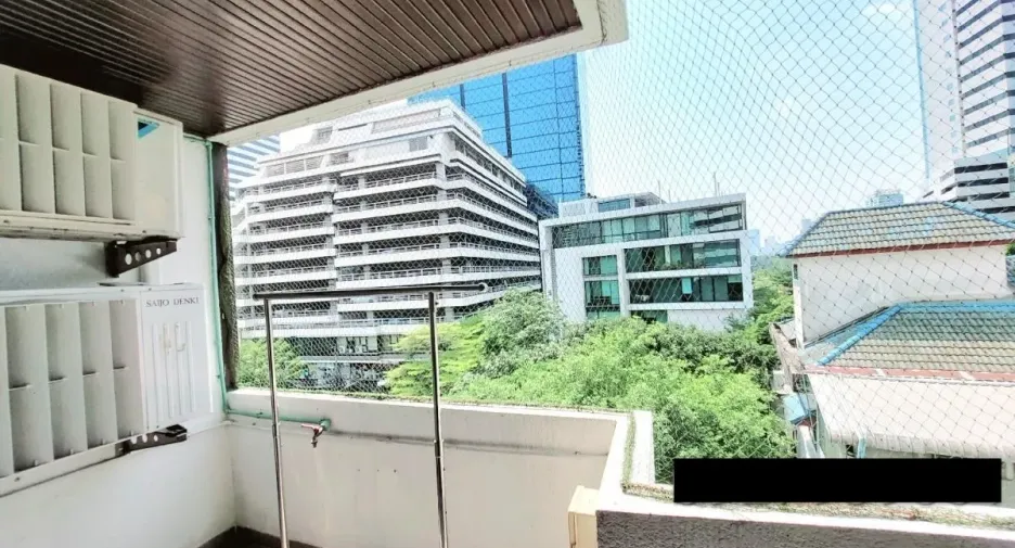 For rent 1 bed condo in Khlong Toei, Bangkok