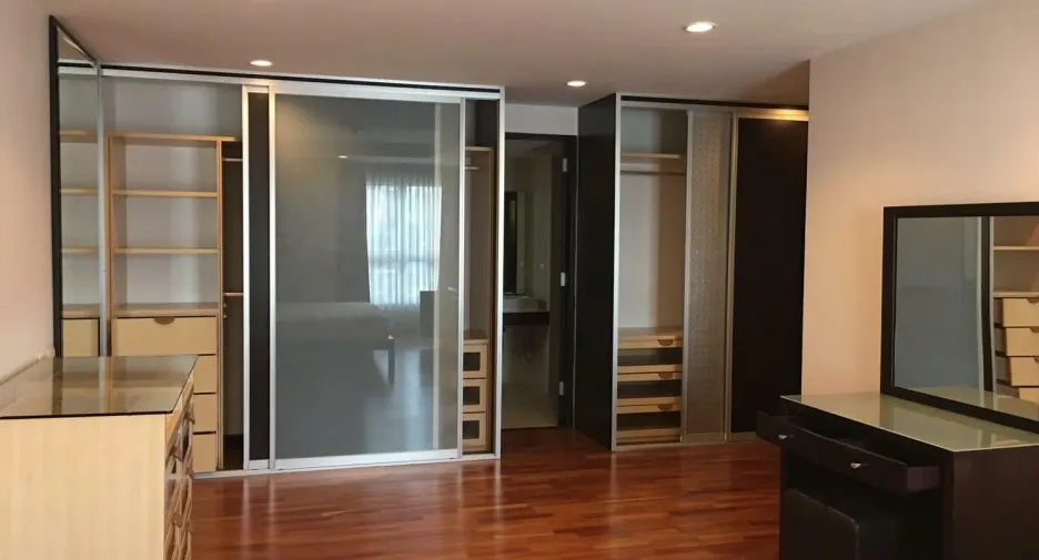 For sale and for rent 3 bedrooms condo in Watthana, Bangkok