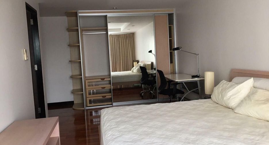 For sale and for rent 3 bedrooms condo in Watthana, Bangkok