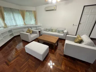 For rent 3 bedrooms apartment in Khlong Toei, Bangkok