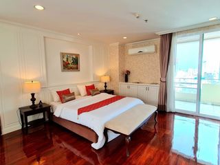 For rent 4 bedrooms condo in Watthana, Bangkok