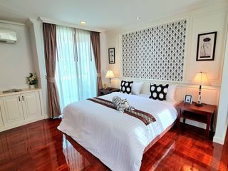 For rent 4 bedrooms condo in Watthana, Bangkok