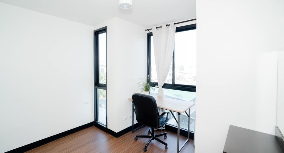 For sale and for rent 2 bedrooms condo in Huai Khwang, Bangkok